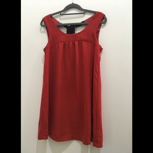XXI RED WOVEN BABY DOLL MINI DRESS. SIZE S